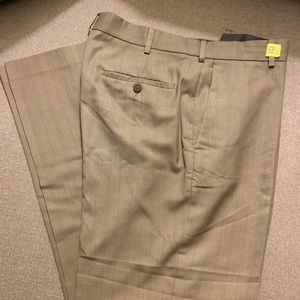 Men’s Axist dress pants